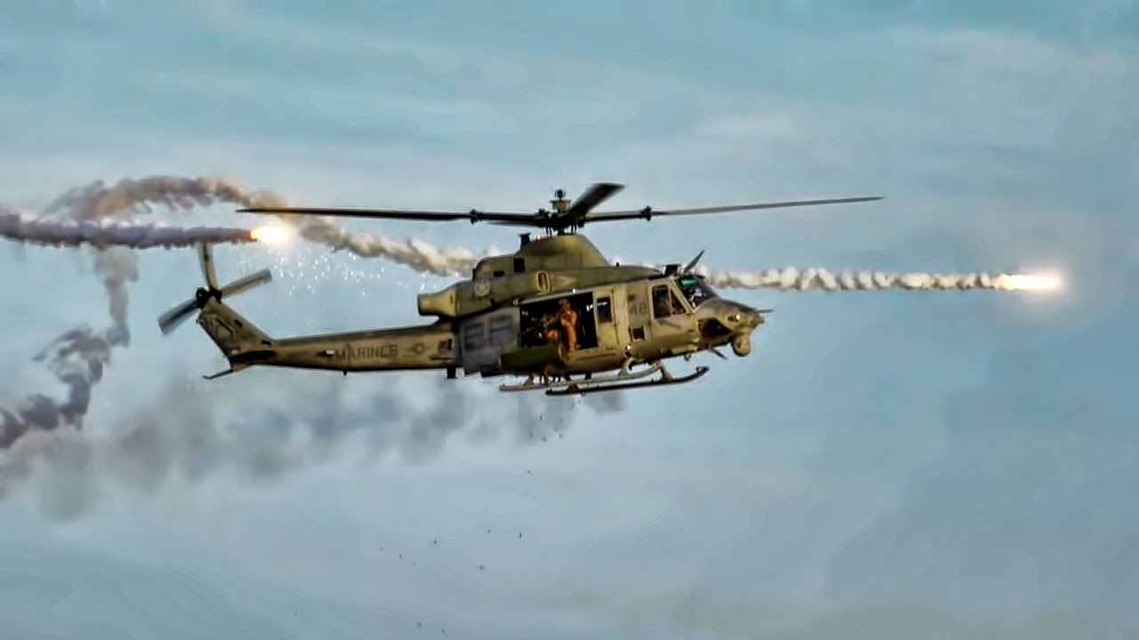 Βίντεο: UH-1Y Venom σε προσβολή στόχων εδάφους