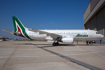 «Ώρα μηδέν» για την Alitalia: Στα 2,3 δισ. ευρώ τα χρέη της αεροπορικής εταιρείας