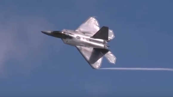 Εντυπωσιακός ελιγμός «Cobra» από F-22 Raptor! (βίντεο)