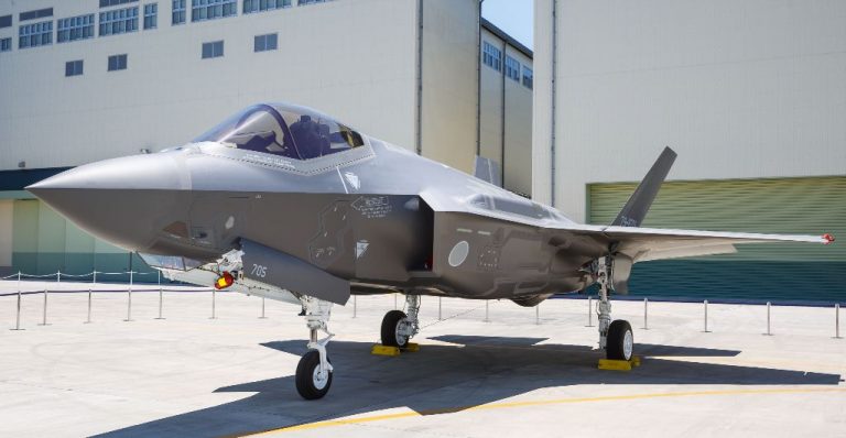 Η Mitsubishi παρουσίασε το πρώτο F-35 που συναρμολογήθηκε  στην Ιαπωνία