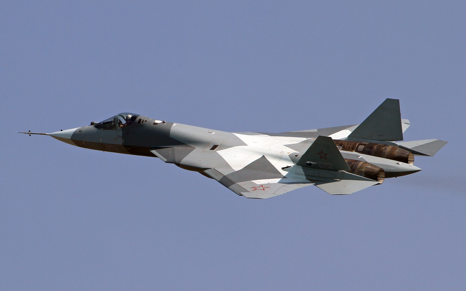 Βίντεο: Το μαχητικό αεροσκάφος Sukhoi T-50 PAK FA εν δράσει!