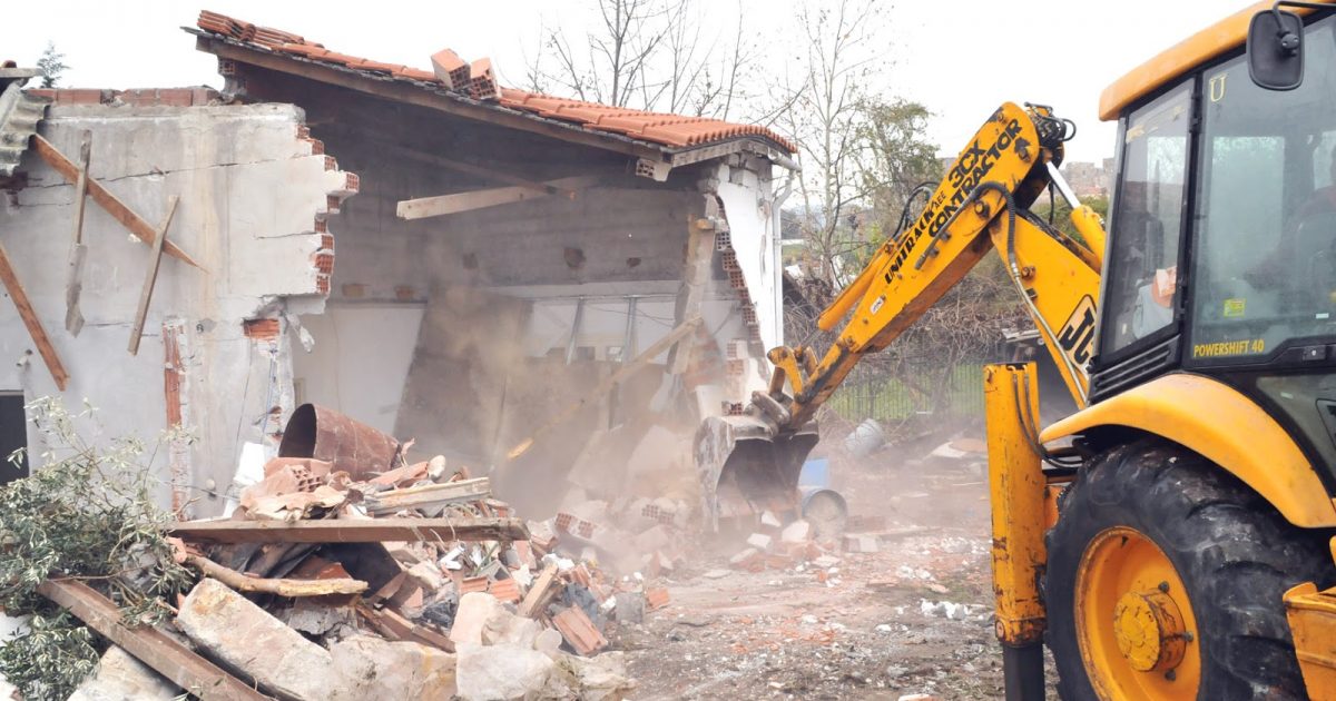 Αφαίρεση της ελληνικής υπηκοότητας από Αλβανούς «ομογενείς» που κατεδαφίζουν σπίτια Ελλήνων στην Β. Ήπειρο – Ποιοι είναι