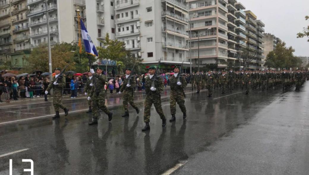 Βίντεο: Η αθέατη πλευρά της στρατιωτικής παρέλασης στην Θεσσαλονίκη