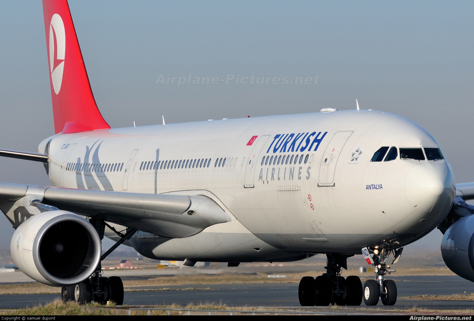 Airbus της Turkish Airlines πραγματοποίησε αναγκαστική προσγείωση στην Ουκρανία λόγω απειλής για βόμβα