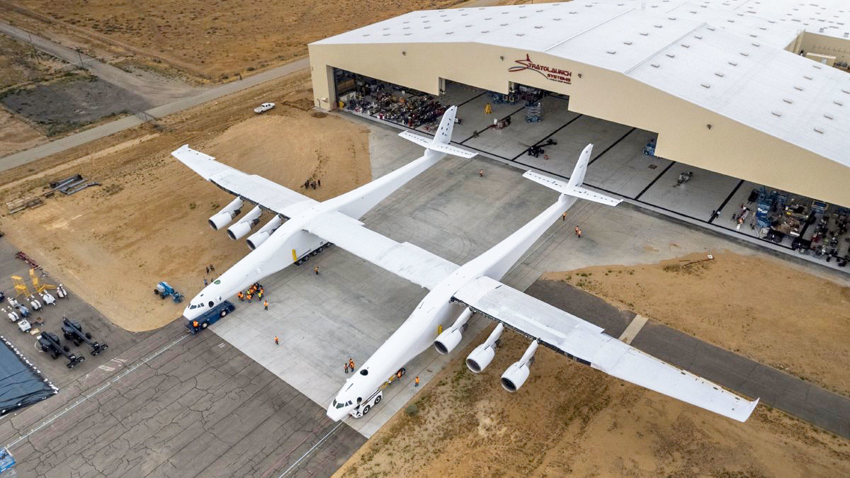 Stratolaunch: Αντίστροφη μέτρηση για το μεγαλύτερο αεροσκάφος του κόσμου (βίντεο)