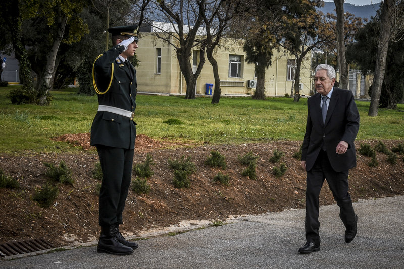 Επίσκεψη Φ. Κουβέλη στην Γενική Διεύθυνση Αμυντικών Εξοπλισμών και Επενδύσεων