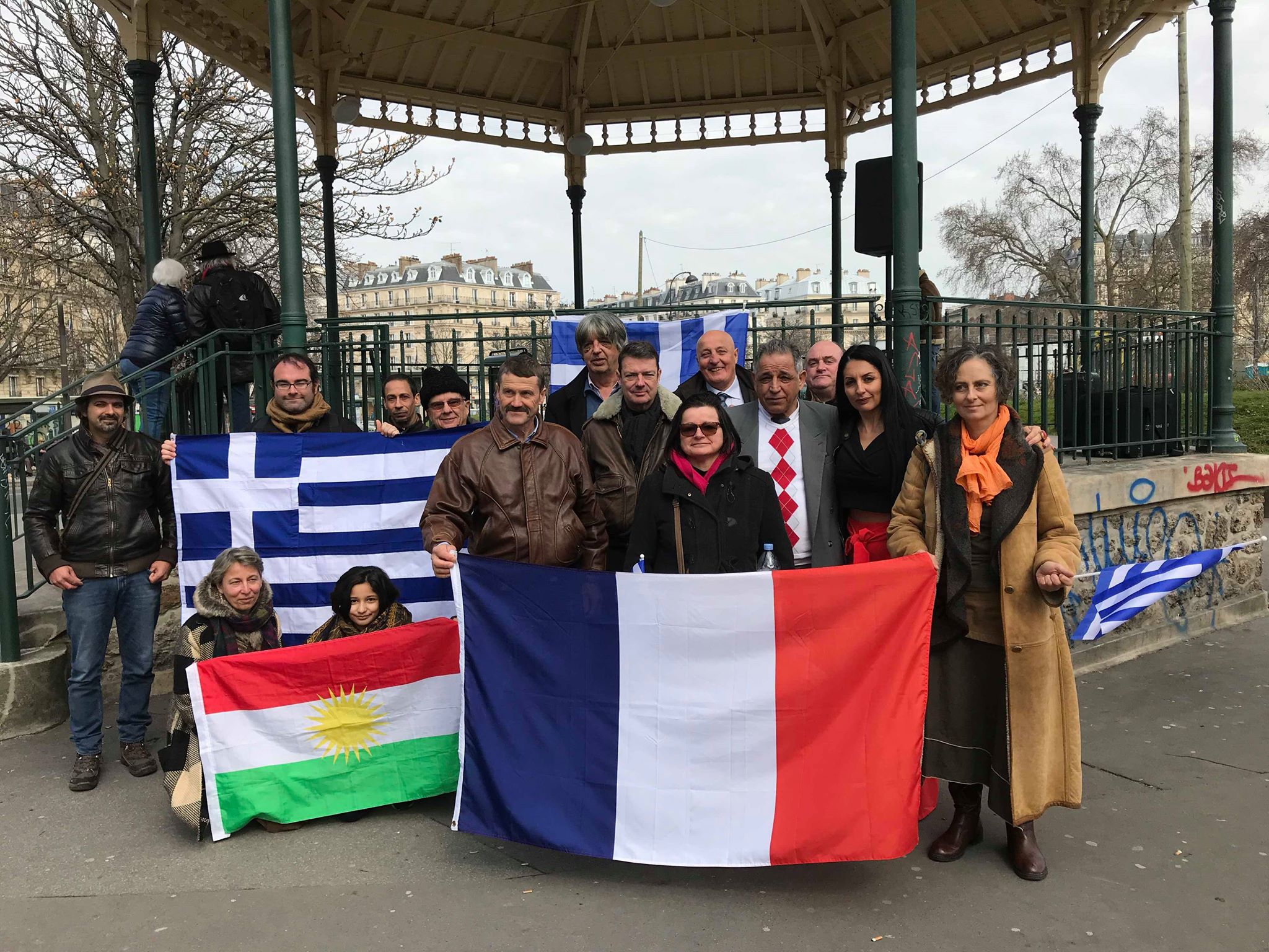 Η ομιλία στην Πλατεία των Εθνών ένωσε Γάλλους και Έλληνες (φωτό)