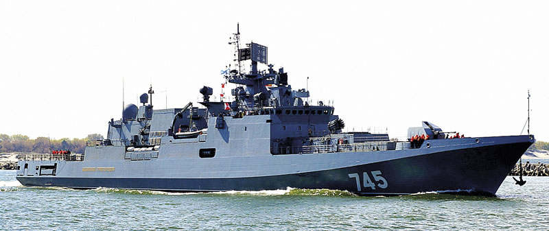 Η φρεγάτα RFS Admiral Grigorovich παρακολουθεί στενά το αντιτορπιλικό USS Donald Cook