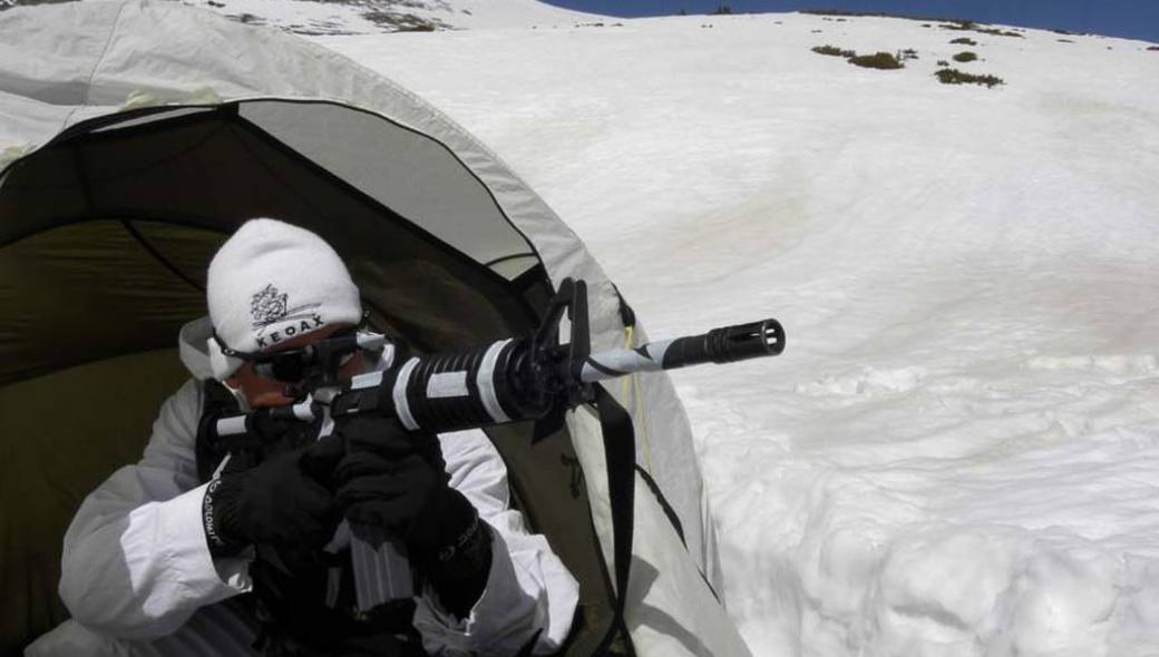 Πώς εκπαιδεύονται τα στελέχη του ΚΕΟΑΧ για να επιβιώνουν σε ακραίες καταστάσεις; (βίντεο)