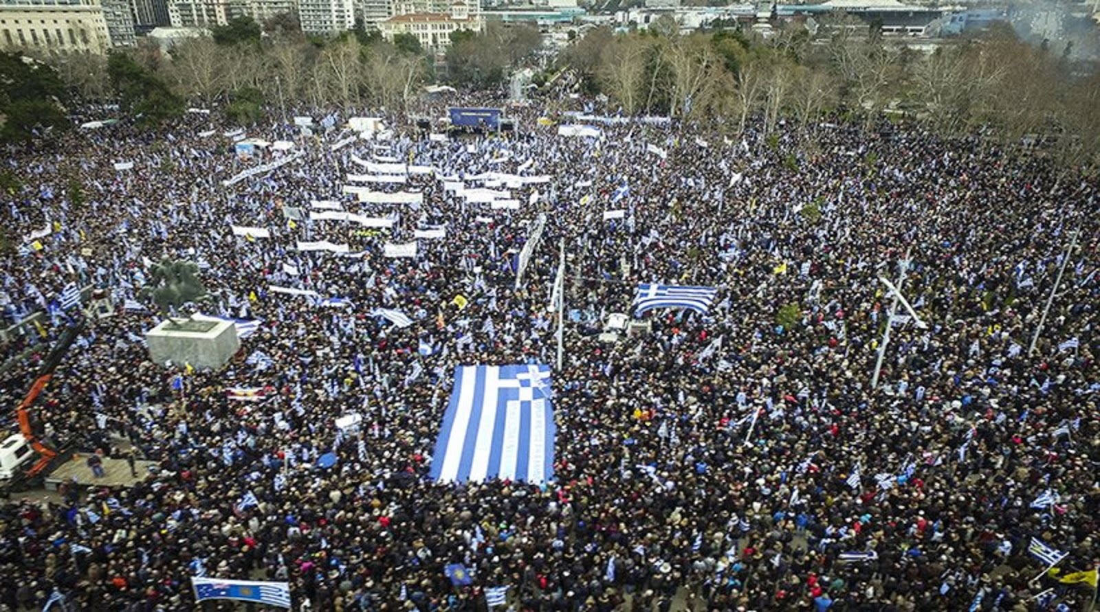 Oι Παμμακεδονικές προειδοποιούν ανοικτά τον Α.Τσίπρα: «Αν δώσεις την Μακεδονία θα αντιδράσουμε σε όλα τα επίπεδα»!