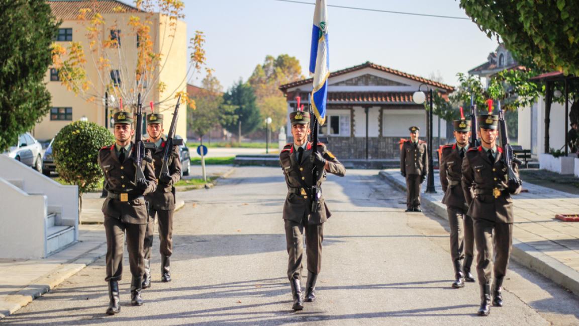 ΣΜΥ: Η Σχολή που παράγει τη «ραχοκοκκαλιά» του στρατεύματος (βίντεο)