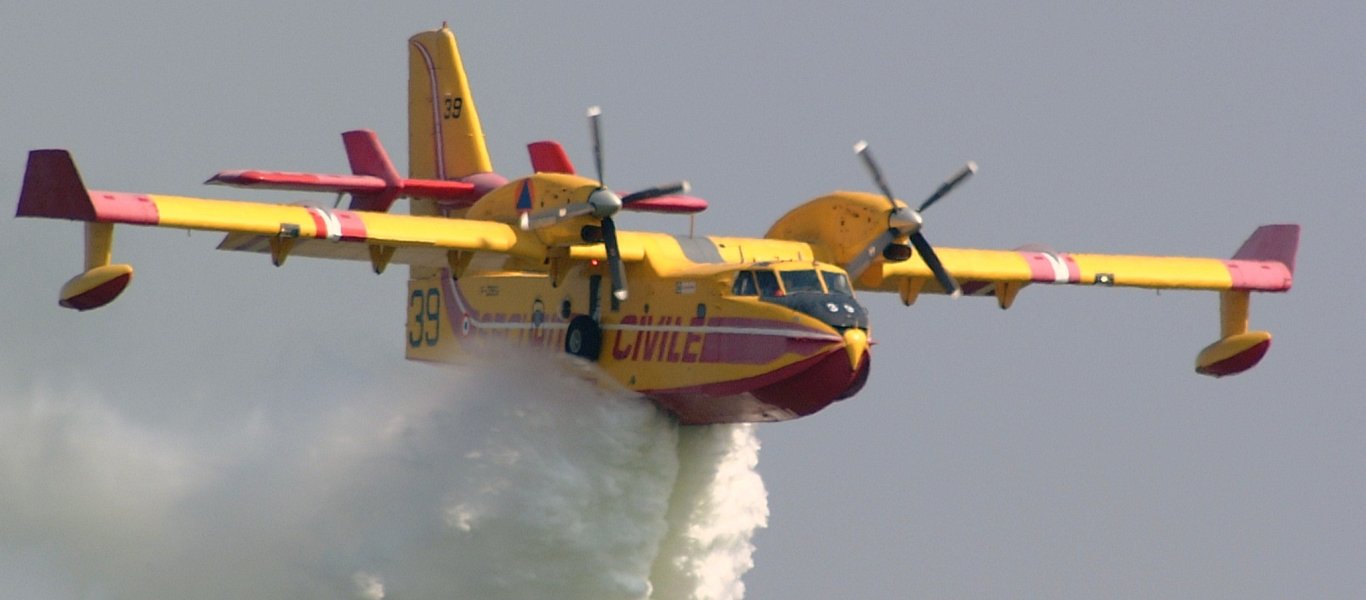 Βίντεο: Τα Canadair CL-415 της πυροσβεστικής