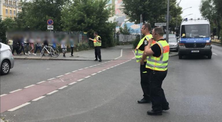 Πανικός στο Βερολίνο: Εκκενώθηκε σχολείο μετά από πληροφορία για δύο οπλισμένους άνδρες μέσα σε αυτό (φωτό)