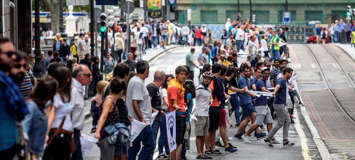 Βάσκοι σχημάτισαν αλυσίδα 202 χλμ για την ανεξαρτησία (φωτο)