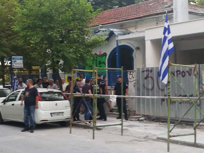 Αποδοκιμάστηκε ο Σ. Πιτσιόρλας στην Λάρισα για την εκχώρηση της Μακεδονίας – Φταίνε… οι Ρώσοι πάλι;