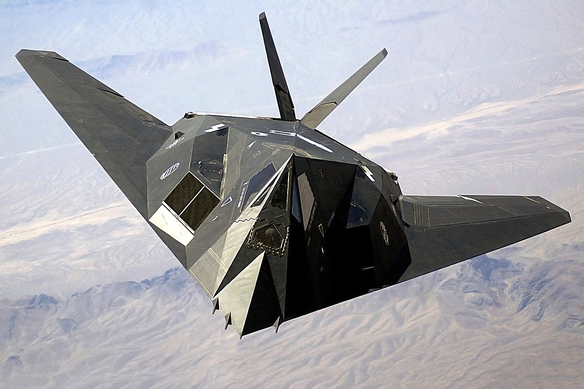 F-117 Nighthawk : Το θρυλίκο stealth βομβαρδιστικό των ΗΠΑ (βίντεο)