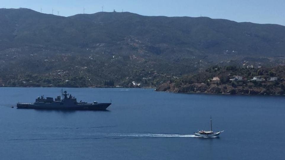 Στον Πόρο η ρωσική φρεγάτα “Admiral Essen” (φωτο -βίντεο)