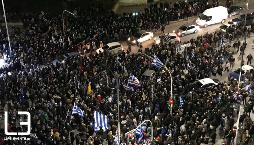 Θεσσαλονίκη: Μεγαλειώδης συγκέντρωση στο Λευκό Πύργο για τη Μακεδονία (φωτο-βίντεο)