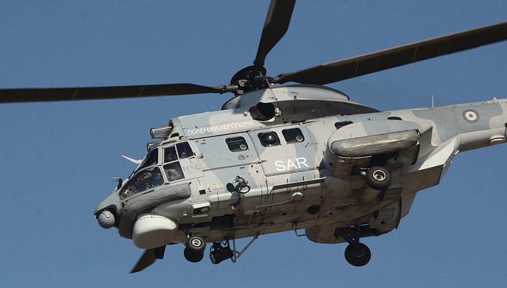 Ρόδος: Super Puma μετέφερε ασθενή από πλοίο στο Νοσοκομείο