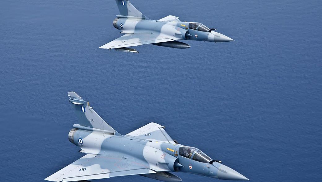 Βίντεο: Mirage 2000-5 αναχαιτίζουν μετά από εμπλοκή τουρκικά μαχητικά