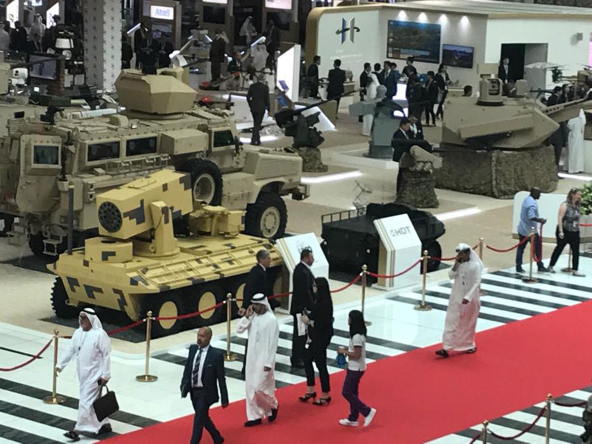 IDEX 2019: Επίδειξη του Στρατού των ΗΑΕ στα εγκαίνια της έκθεσης