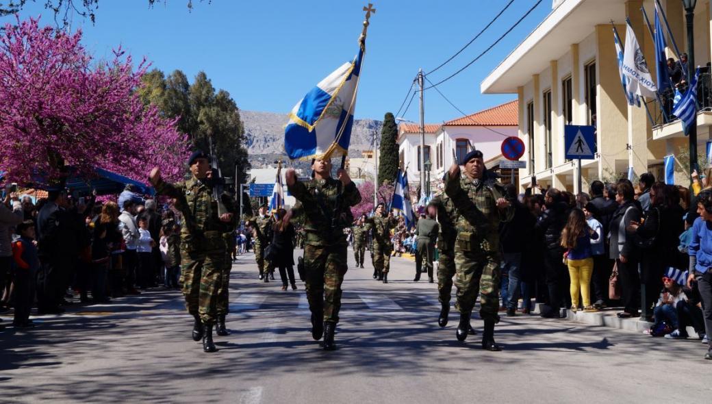 Συγκλόνισαν οι ΕΔ στη Χίο – 8 φορές τραγούδησαν το «Μακεδονία Ξακουστή» (βίντεο)