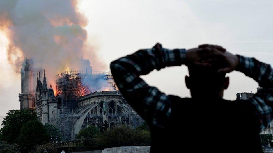 «Είναι σαν την 11η Σεπτεμβρίου του Παρισιού!» – Ανατριχιαστικές μαρτυρίες στα μέσα κοινωνικής δικτύωσης (φώτο-βίντεο)