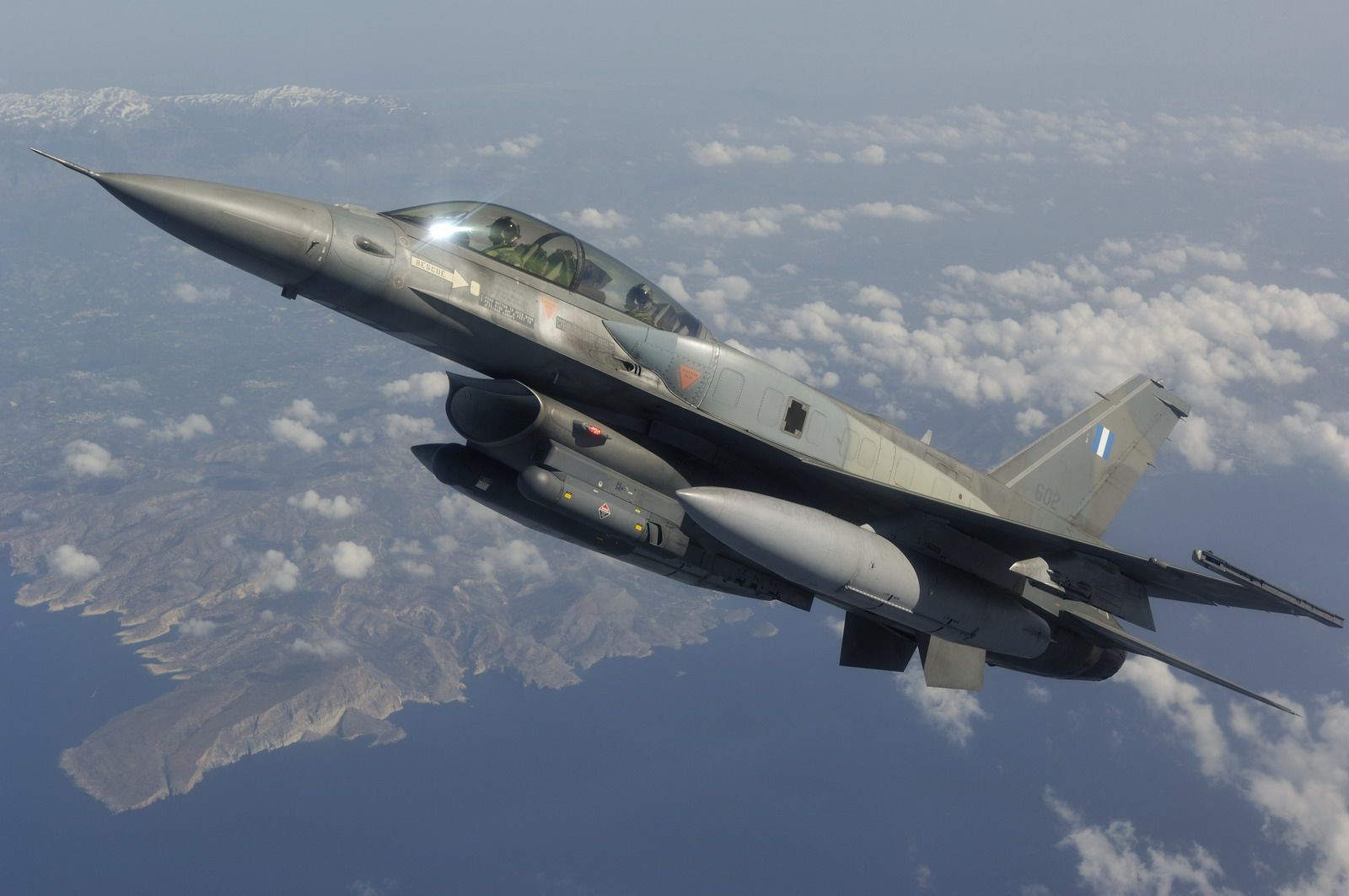 F-16 της ΠΑ πραγματοποίησαν τις πρώτες πτήσεις τους στον εναέριο χώρο των Σκοπίων