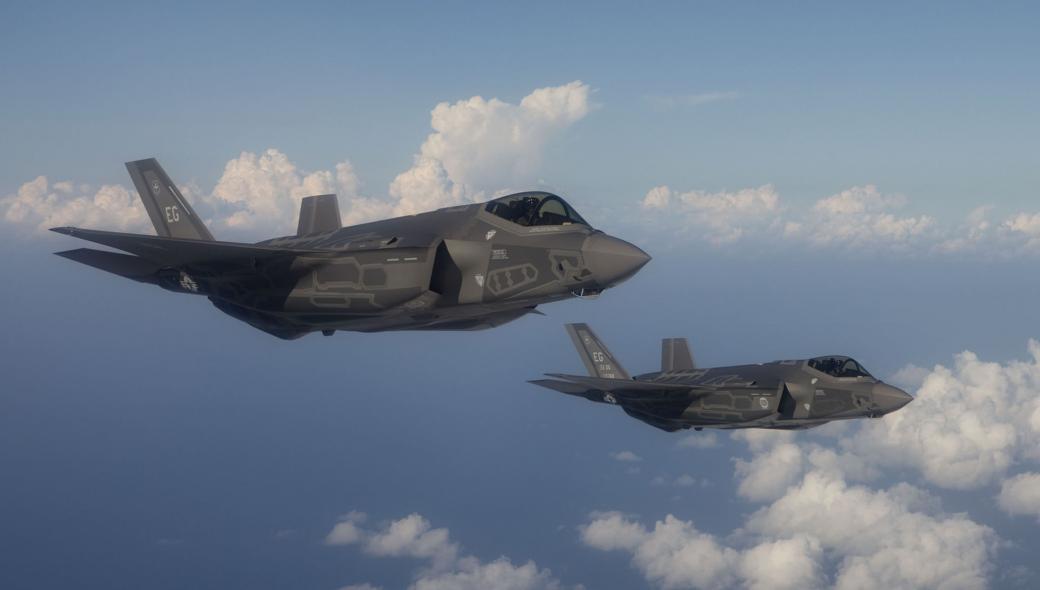 Πρόβα τζενεράλε: Aμερικανικά F-35 και ελληνικά F-16 σε αποστολές κρούσης (βίντεο)