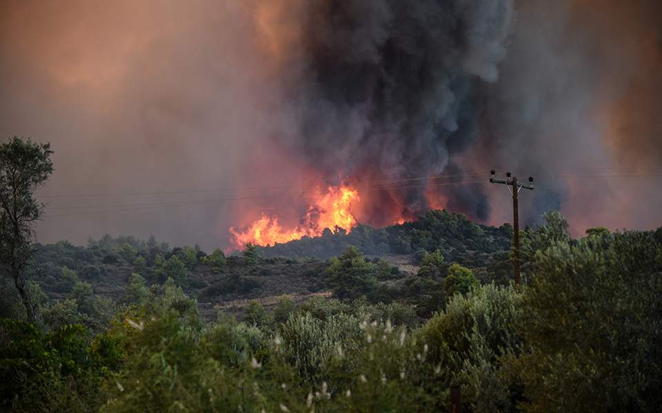 Ενισχύθηκαν οι πυροσβεστικές δυνάμεις στο Ρίολο Αχαΐας