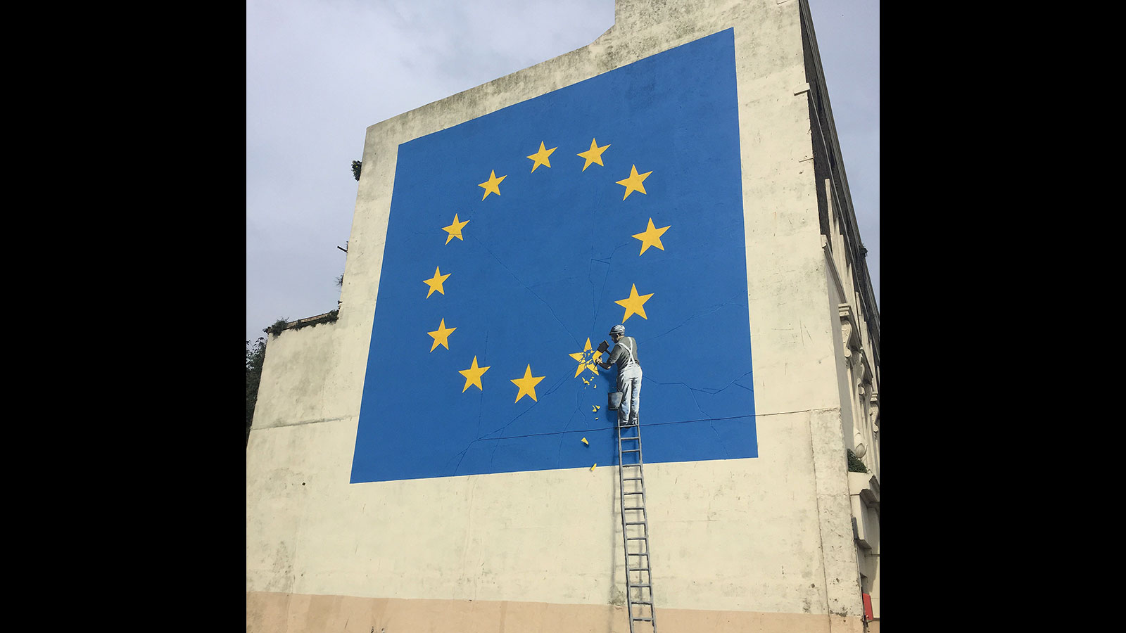 Εξαφανίστηκε γνωστό έργο του Banksy για το Brexit – Από τον τοίχο του κτιρίου του Ντόβερ (φωτο)