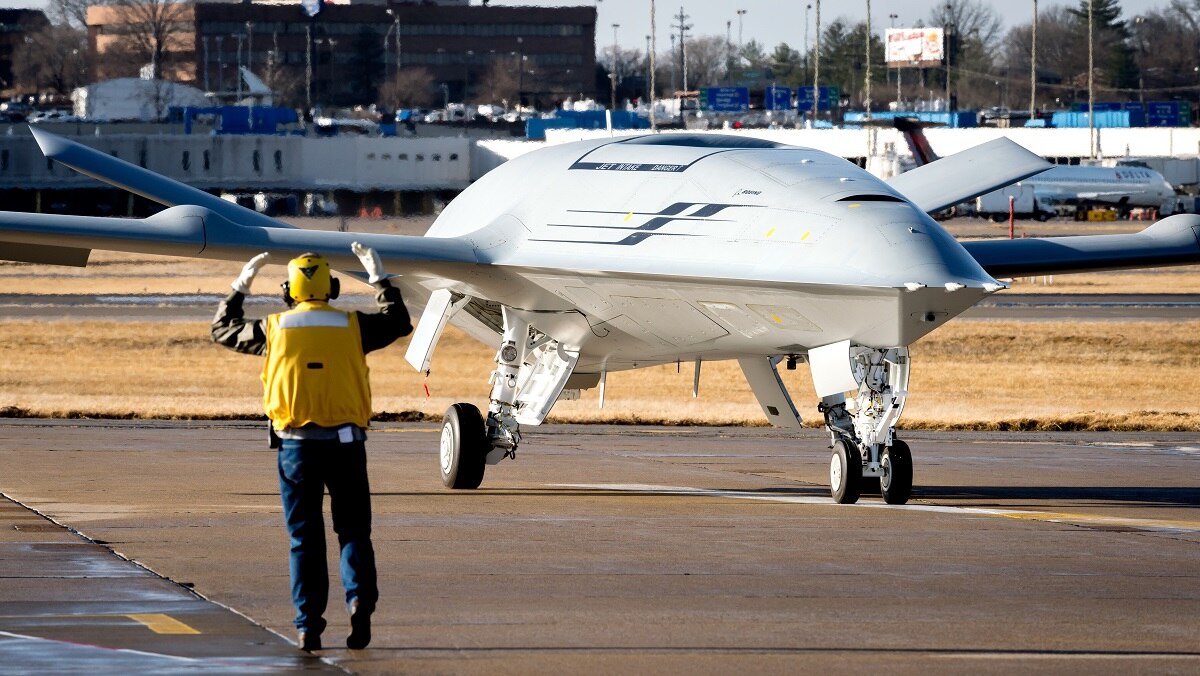 MQ-25: Πρώτη πτήση για το μη επανδρωμένο ιπτάμενο τάνκερ του  αμερικανικού Ναυτικού (βίντεο)