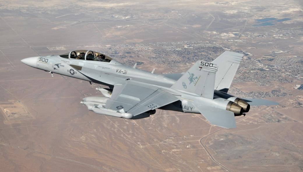 EA-18G Growler: Το αεροσκάφος του US Navy που «τυφλώνει» και αποπροσανατολίζει τους αντιπάλους σε αερομαχίες (βίντεο)