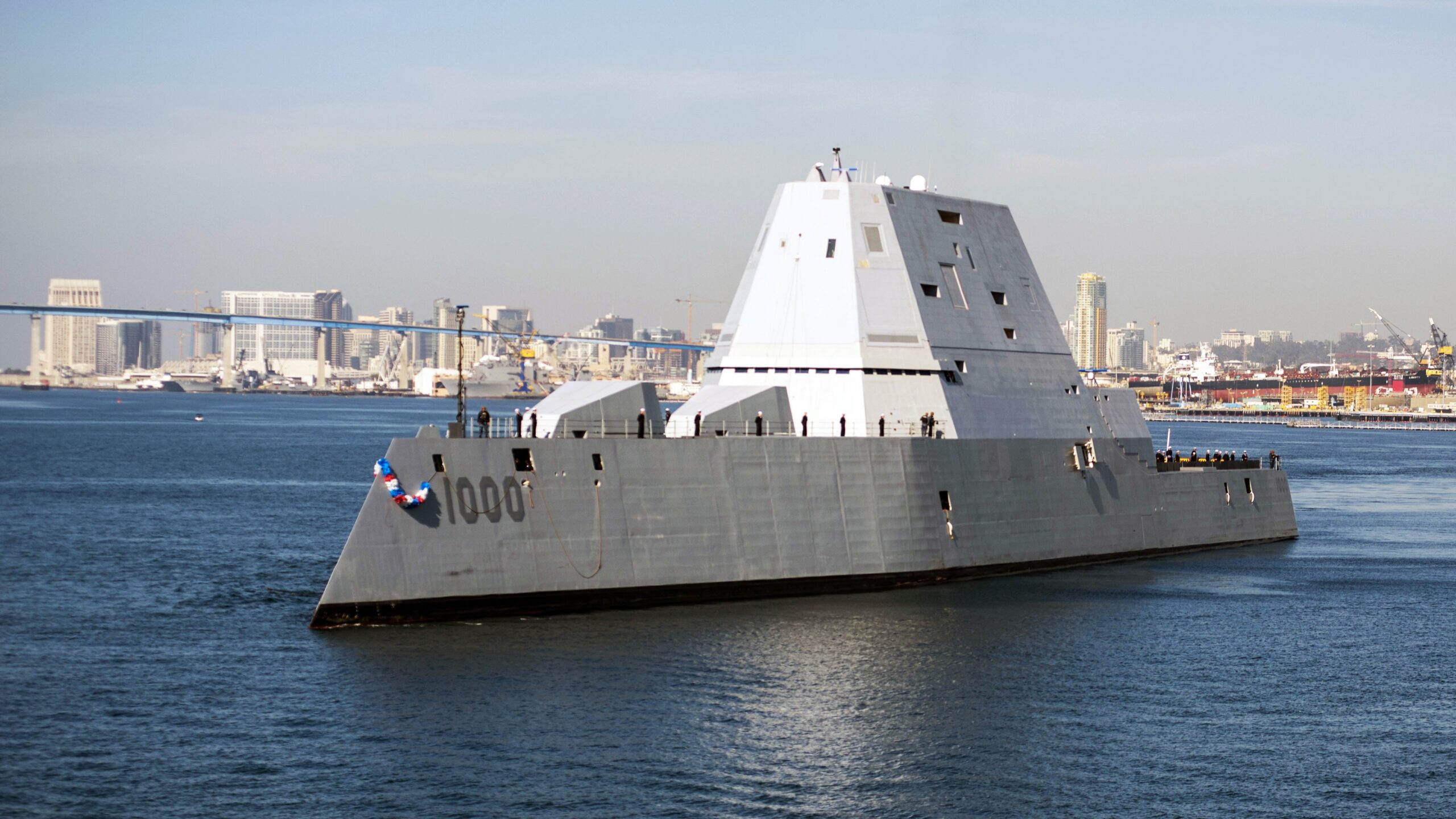 Νέα καθυστέρηση για το stealth USS Zumwalt: Εξελίσσεται σε «φιάσκο» η κατασκευή του (βίντεο)