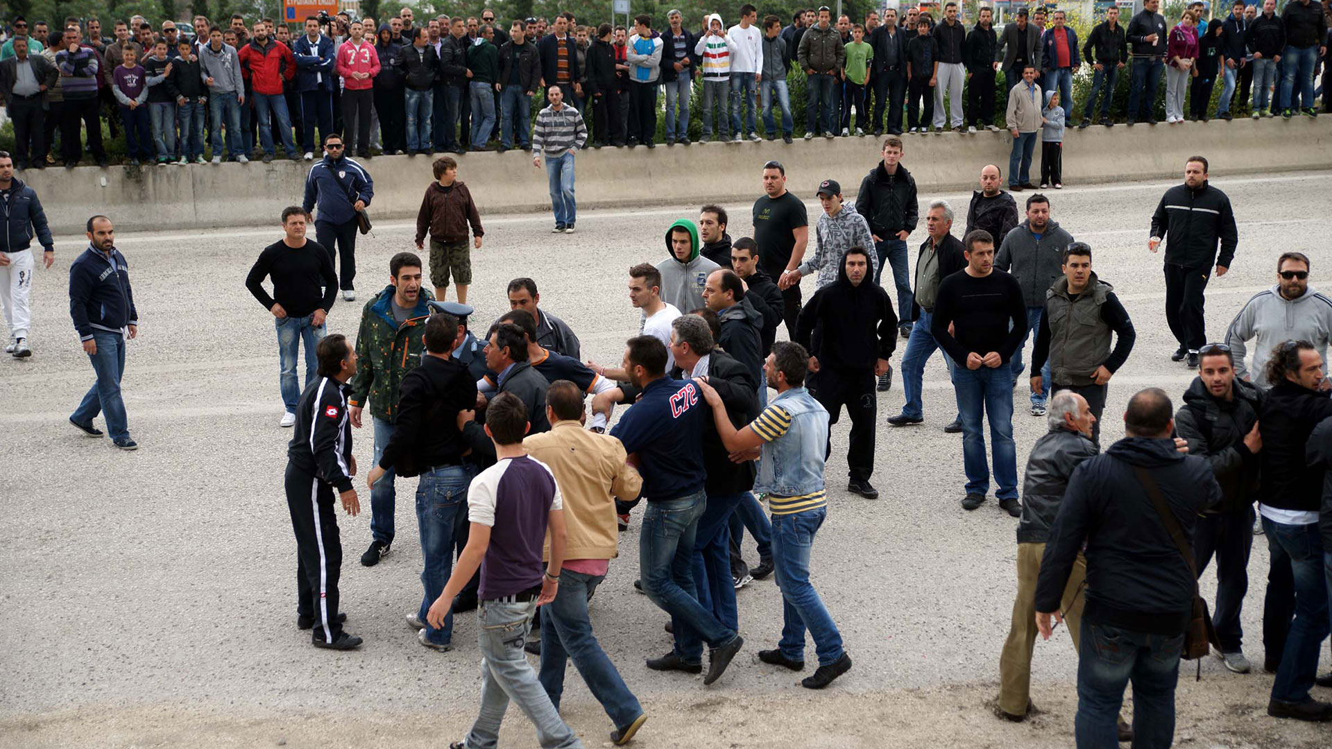 Κραυγή αγωνίας από τους εκπαιδευτικούς του Έβρου για τις επιθέσεις λαθραίων μεταναστών: «Κινδυνεύουμε»