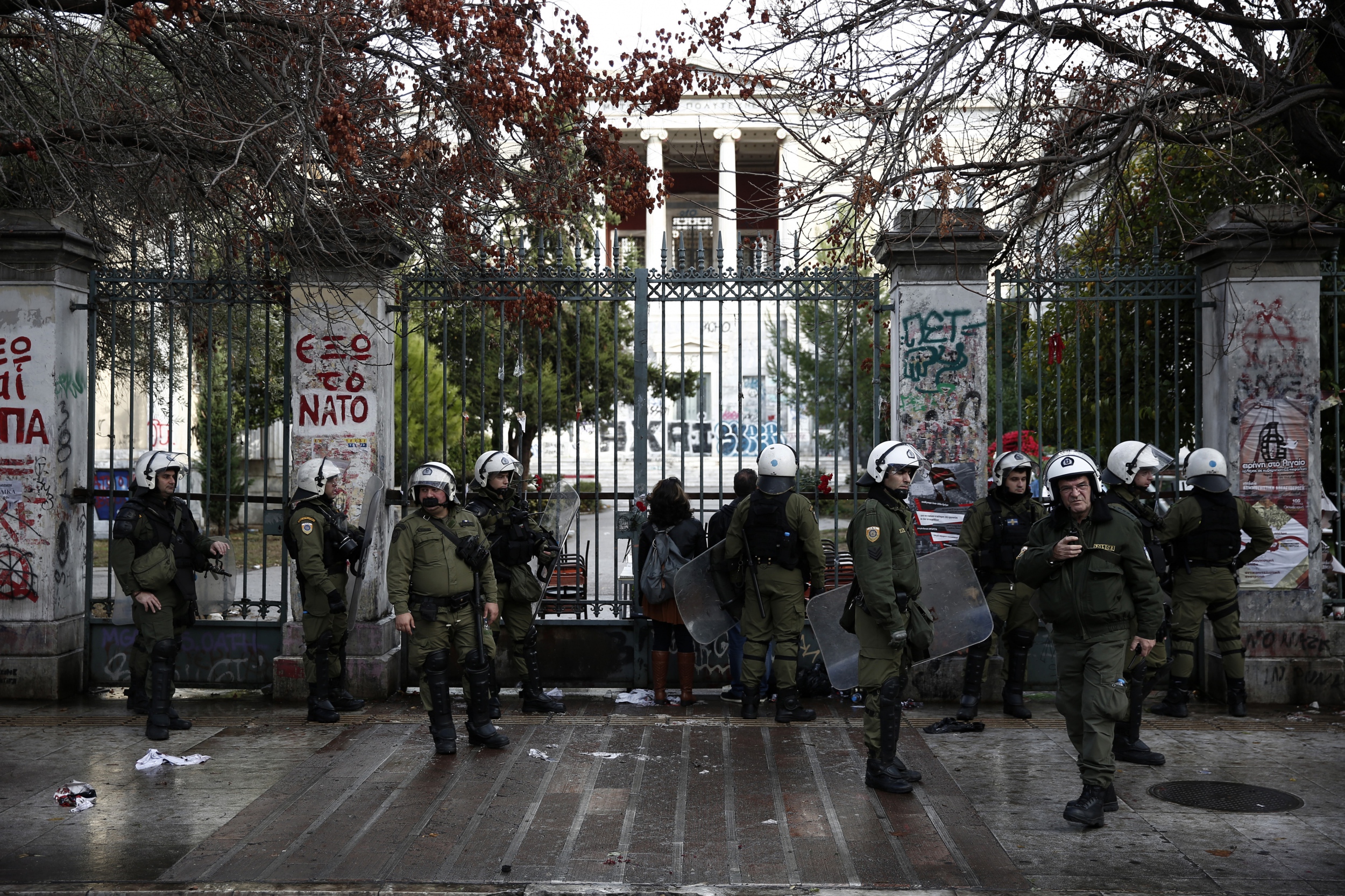 Πολυτεχνείο: Το σχέδιο της ΕΛ.ΑΣ. για τις επιθέσεις αντιεξουσιαστών από τις ταράτσες – Πως θα κερδίσει τον «πόλεμο»