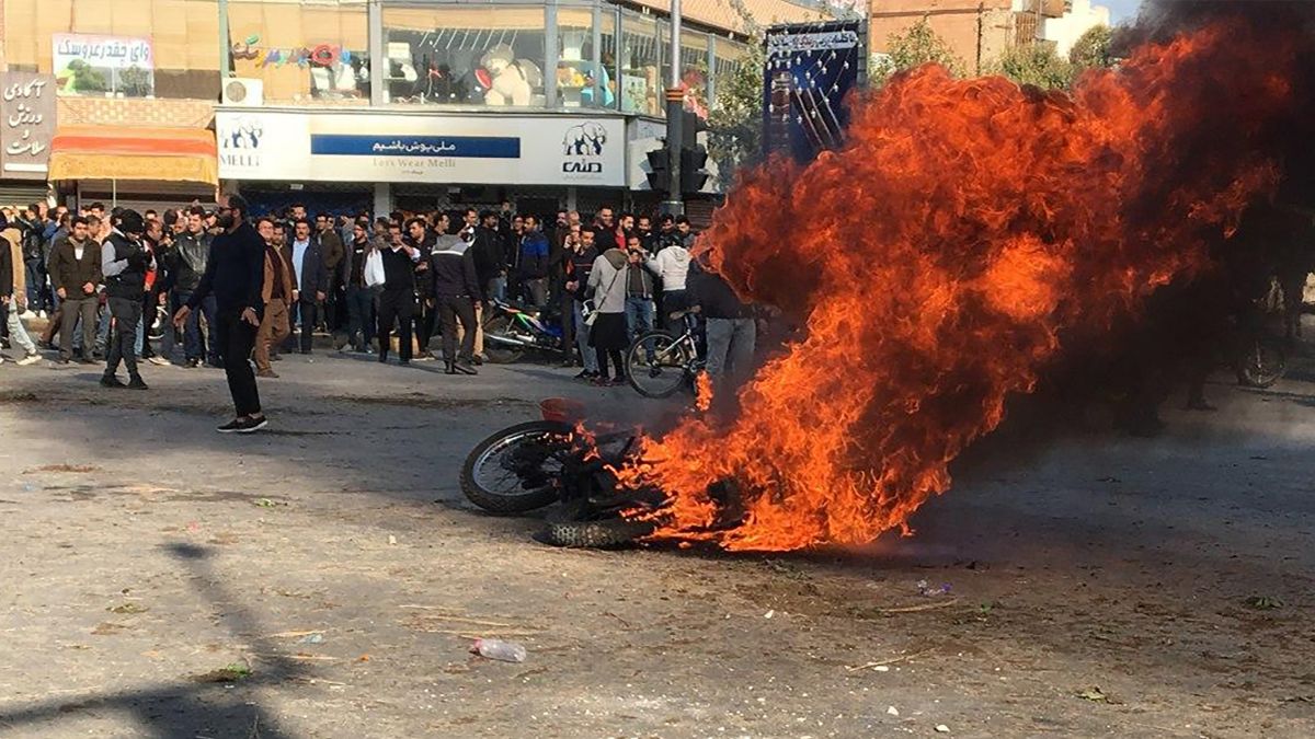 Σοκ στο Ιράν: 106 νεκροί από την βίαιη καταστολή των διαδηλώσεων από το ιρανικό καθεστώς