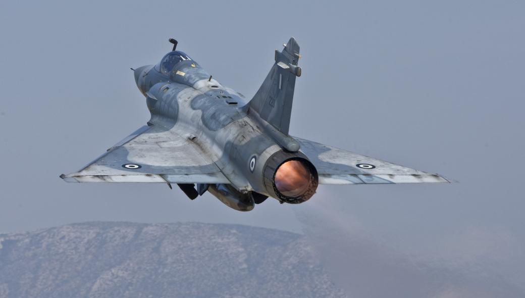 Οργισμένη παραίτηση του δ/κτή της 114ΠΜ των Mirage 2000: «Δεν έχω αεροσκάφη και με αναγκάζουν να εξυπηρετώ μετανάστες»!