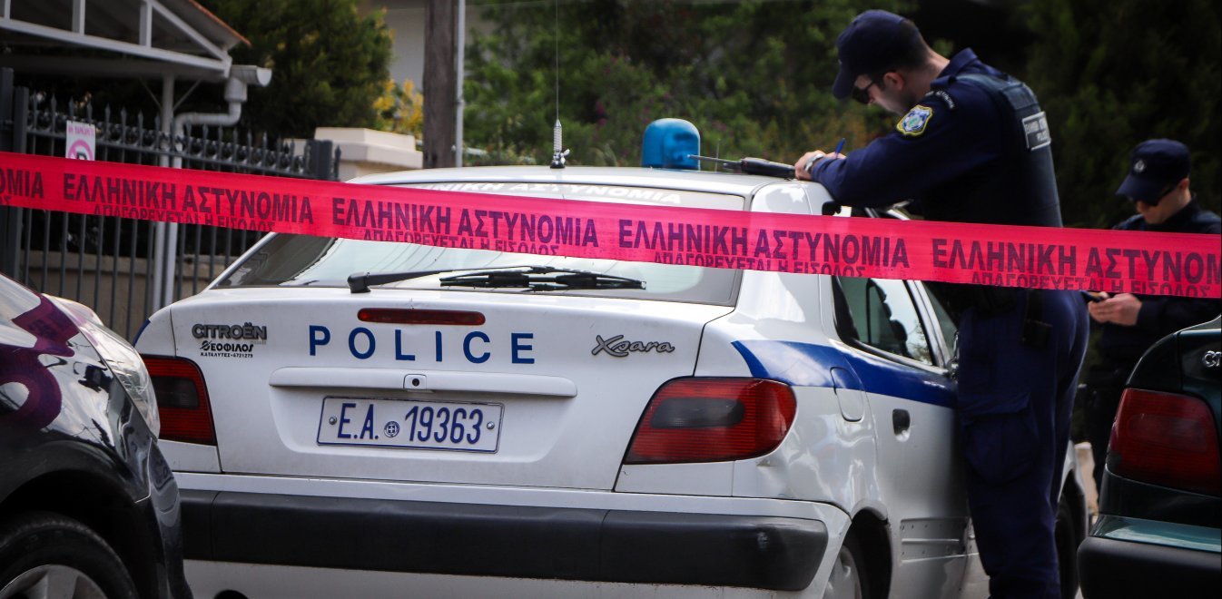 Άγρια δολοφονία ηλικιωμένου στους Αγίους Αναργύρους – Αναζητείται ο γιος του