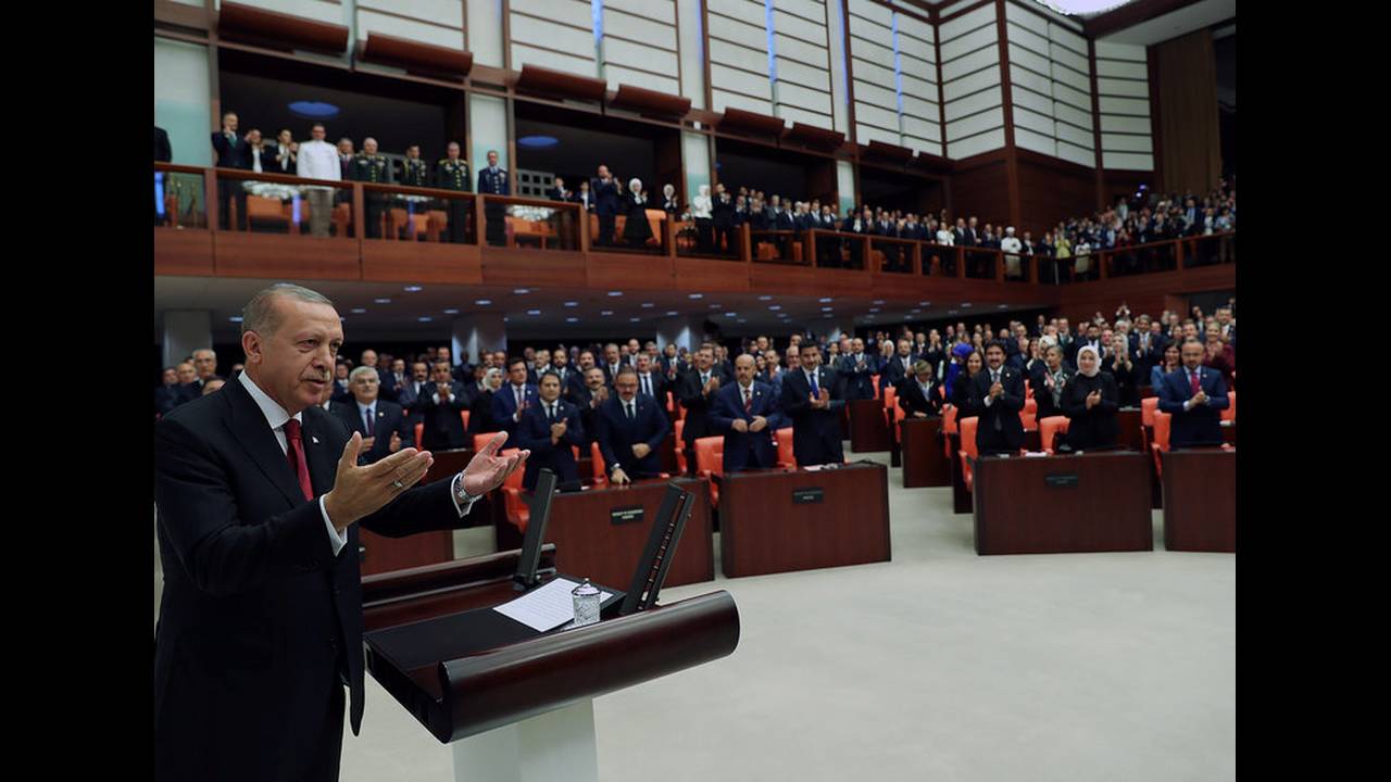 Με διαδικασίες-εξπρές η Άγκυρα ψηφίζει την συμφωνία με την Λιβύη: «Για το τίποτα» έγινε η συνάντηση Μητσοτάκη-Ερντογάν