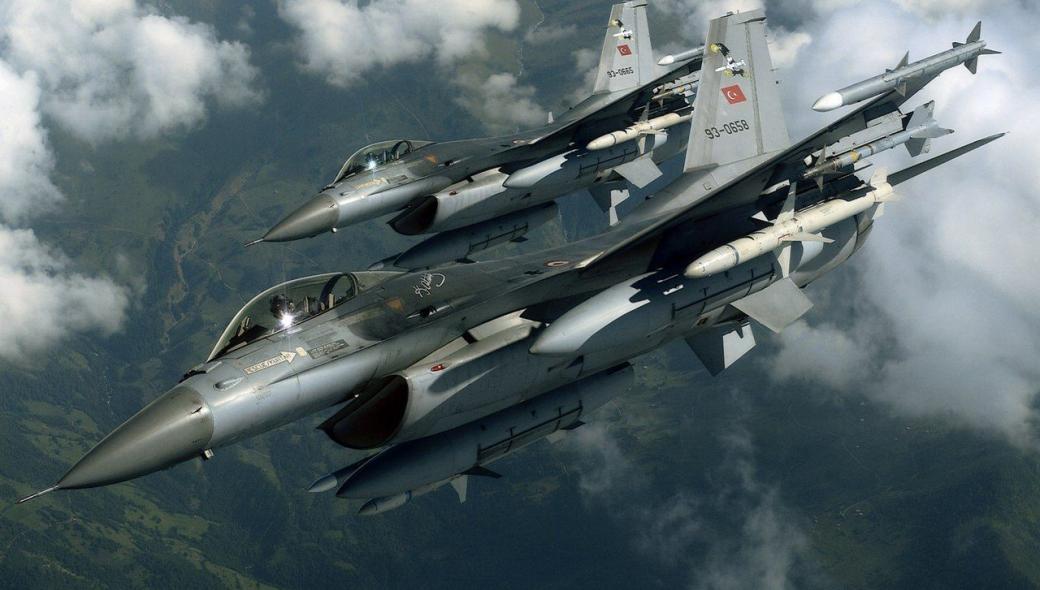 Ζεύγος τουρκικών F-16 πέταξε πάνω από ελληνικό νησί: Εγκλωβίστηκαν από το α/α σύστημα Patriot PAC 3 της Σκύρου