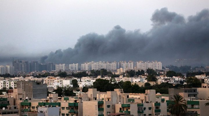 O X.Xάφταρ βομβαρδίζει τα περίχωρα της Τρίπολης