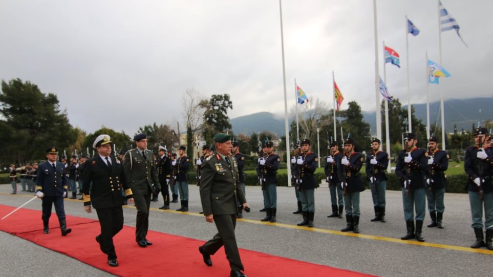 Ανέλαβε τα καθήκοντά του  ο νέος Α/ΓΕΕΘΑ – Η υποδοχή του από την στρατιωτική ηγεσία (φωτό)