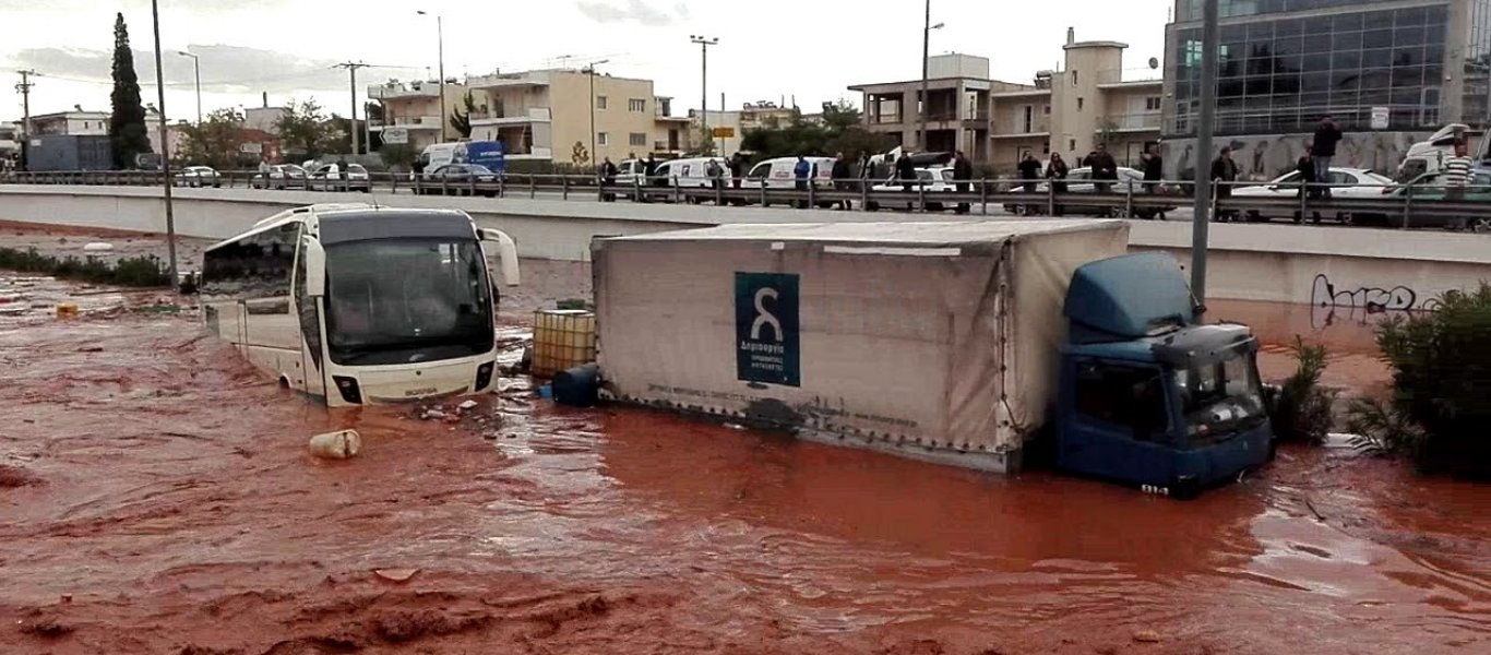 Ξεκίνησε χωρίς τη Ρ. Δούρου αλλά παρουσία συγγενών των θυμάτων η δίκη για τη πλημμύρα στη Μάνδρα