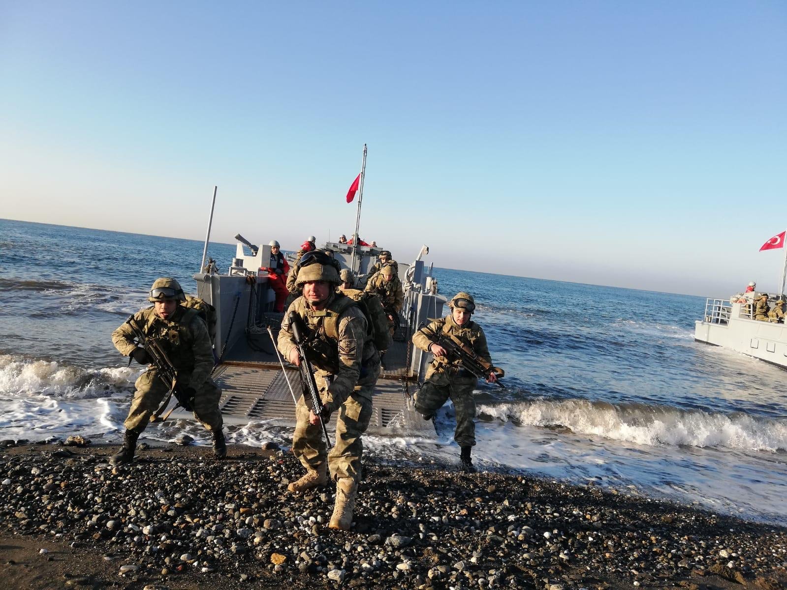 Άσκηση ψυχολογικού πολέμου με αποβατική επιχείρηση από τους Τούρκους πεζοναύτες απέναντι από την Χίο