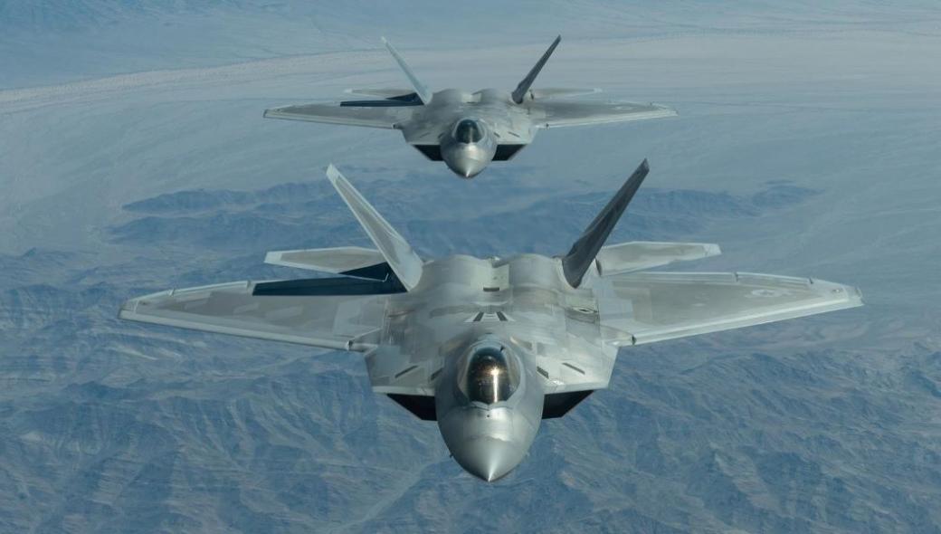 F-22: Τα αδύναμα σημεία που «κρύβει» το αμερικανικό stealth μαχητικό (φώτο)