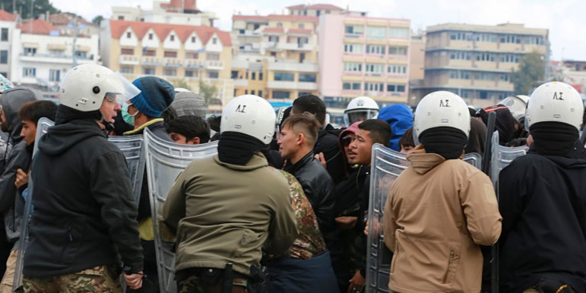 26χρονος αλλοδαπός προσπάθησε να φύγει από τη Λέσβο κρυμμένος μέσα σε… βαλίτσα