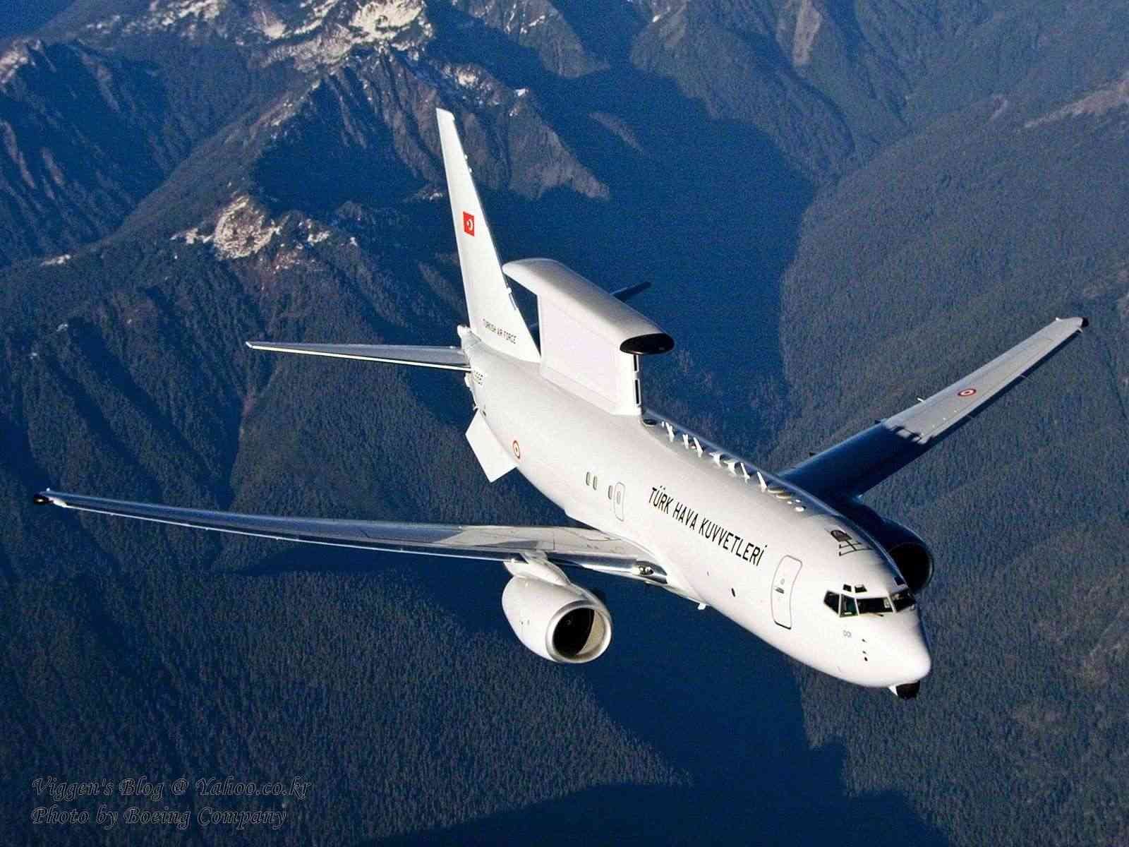 Τουρκικό αεροσκάφος  AEW&C πάνω από την Συρία την ώρα των ρωσικών βομβαρδισμών