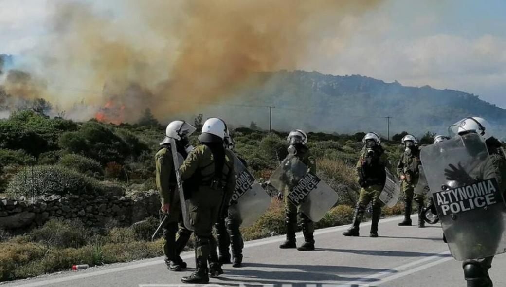 51 τραυματίες αστυνομικοί από τα επεισόδια σε Λέσβο-Χίο: 0ι δύο σοβαρά