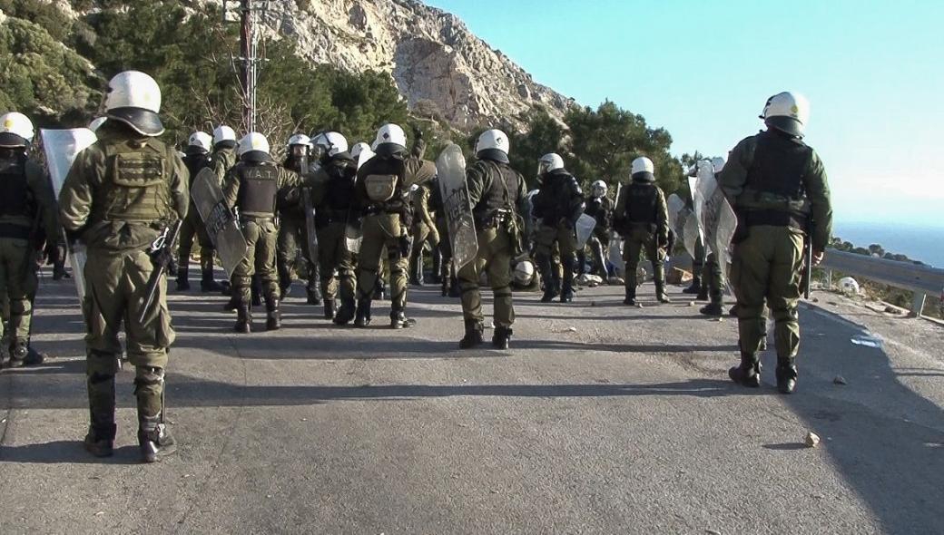 Λέσβος: Οι πολίτες καταγγέλλουν την κυβερνητική βία – «Είναι στρατός κατοχής»